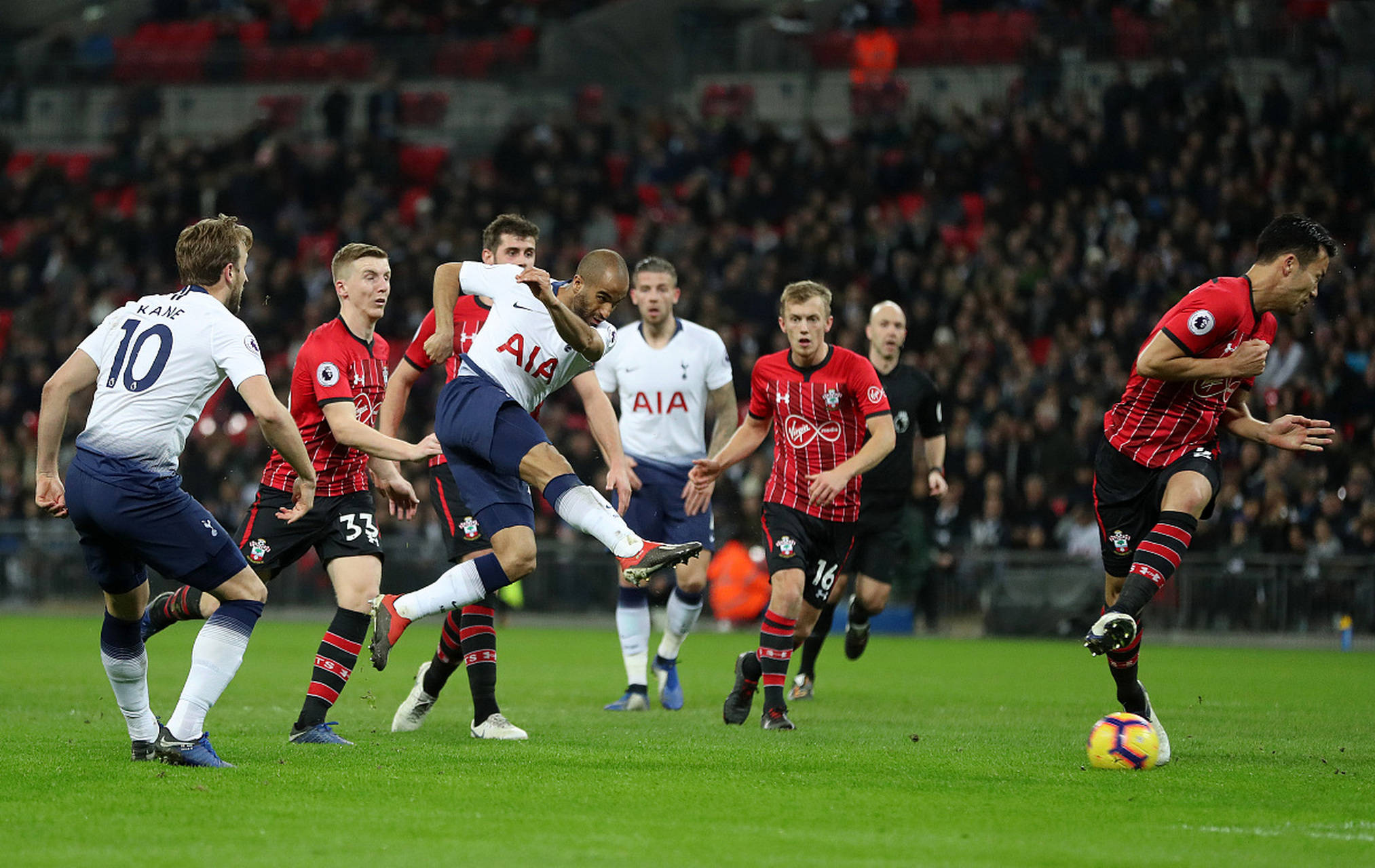 他在场上总 他在场上总